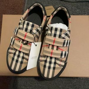 Burberry kids sneakers